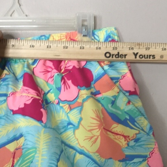 Vineyard Vines Chappy Trunks Mens medium Blue Multi Floral Board shorts swim - Picture 5 of 10